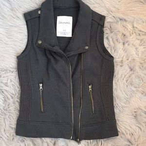 Aeropostale sleeveless sweater vest